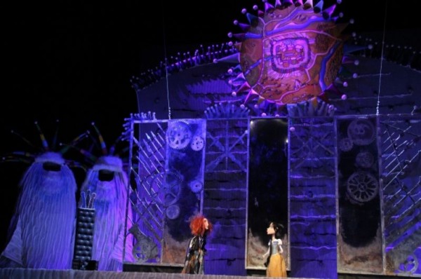 За что королевы ненавидят принцесс? Спросите у волшебного зеркала