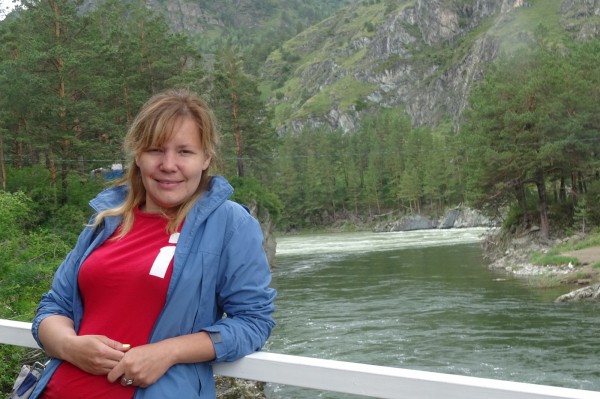 Стихи могут разрушить автора. Молодая поэтесса об эмоциях, которые стоит вкладывать в произведения