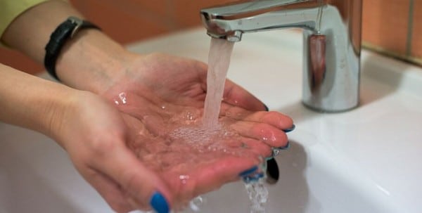 Холодная вода в Омске подорожает почти на рубль за кубометр