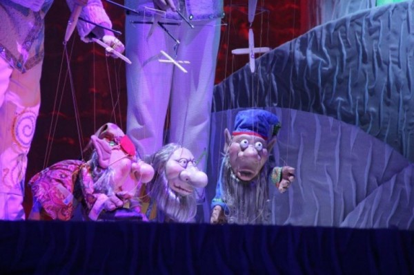 За что королевы ненавидят принцесс? Спросите у волшебного зеркала