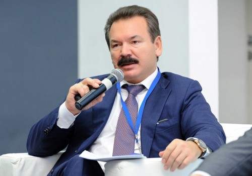 Сутягинский прояснил, чем будет заниматься в Омске его новая компания «РусСилика» Сутягинский прояснил, чем будет заниматься в Омске его новая компания «РусСилика»