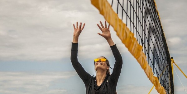 Омичей приглашают поиграть в волейбол на снегу Омичей приглашают поиграть в волейбол на снегу