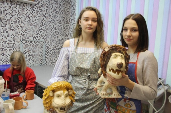 Как из глины сделать шедевр. Лучшим педагогом школы искусств стала омичка