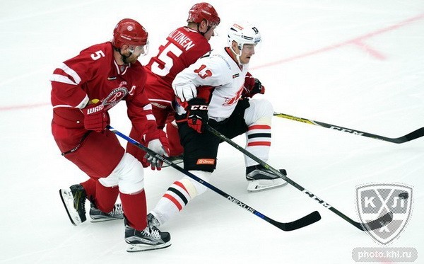 
        Запоздалый штурм. Из истории встреч «Авангарда» и «Витязя»
      