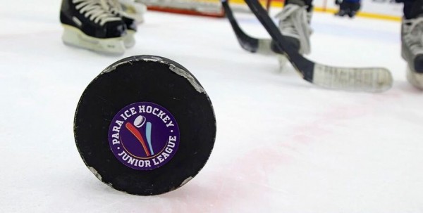 Игрок "Авангарда" запустил в соцсетях флешмоб в поддержку юных незрячих хоккеистов