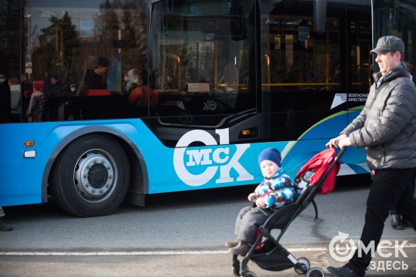 Омичи охотно ездят на новых троллейбусах