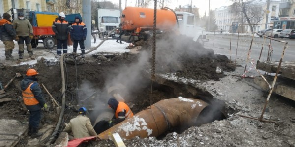 В мэрии Омска сообщили, когда устранят аварию в Нефтяниках