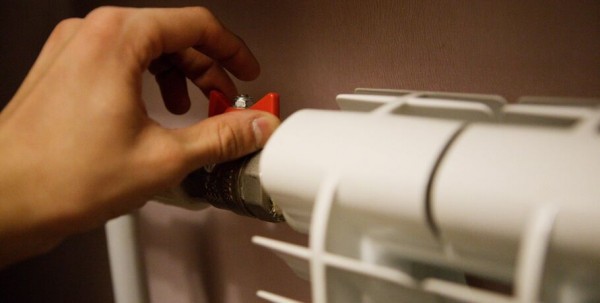 Почти 600 звонков за четыре дня. Омичи жалуются на холод в квартирах