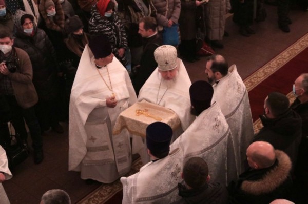 Рождественская литургия. Как православные отмечают праздник в пандемию?