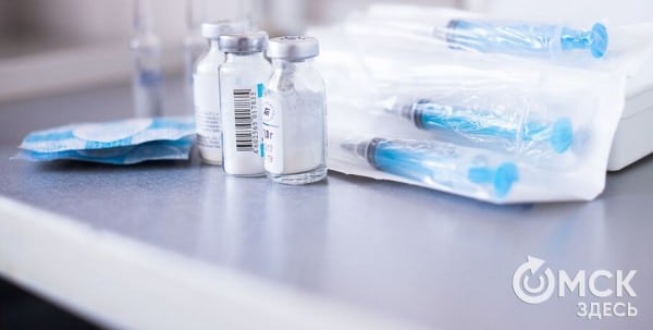 Вакцинироваться от коронавируса омичи смогут в 55 кабинетах