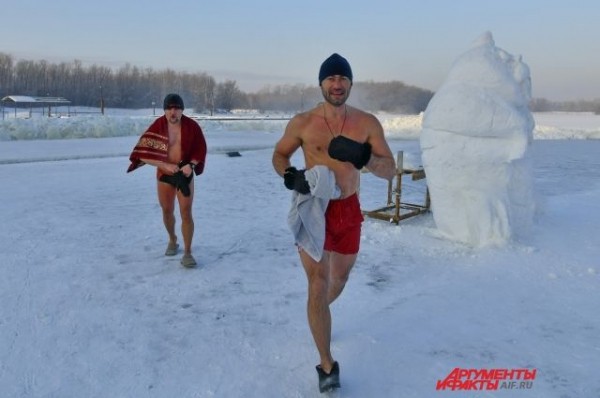 Казахстан вновь закрыл дорогу из Омска в Павлодар из-за морозов