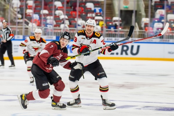 "Авангард" обеспечил себе участие в плей-офф КХЛ