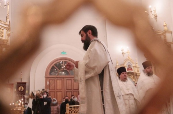 Рождественская литургия. Как православные отмечают праздник в пандемию?