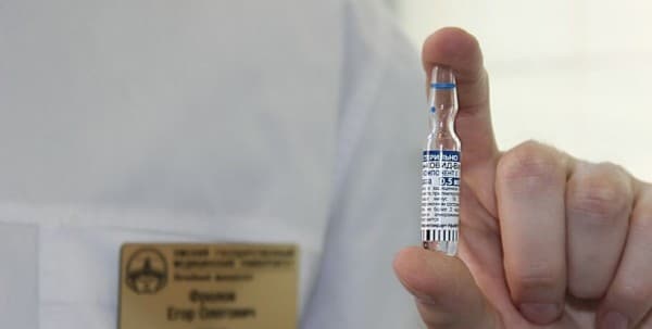 Омские студенты-медики помогают вакцинировать население