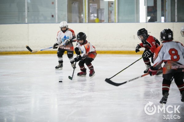 Черлакская "Юность" не смогла затмить омский "Кристалл"