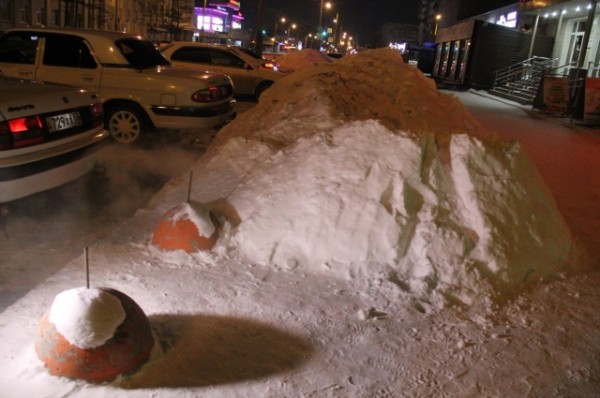 «Не убрано». Мэр Омска проинспектировала очистку улиц от снежных завалов