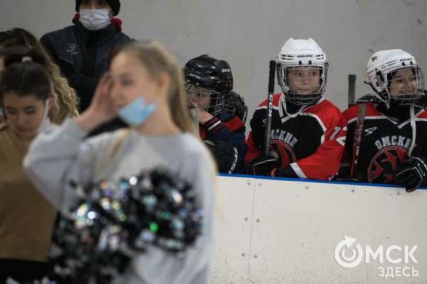 Черлакская "Юность" не смогла затмить омский "Кристалл"