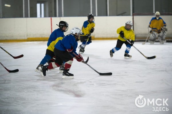 Черлакская "Юность" не смогла затмить омский "Кристалл"