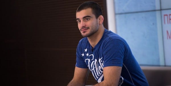 Омский Спартанец готовится к "зарубе" с бразильским Чемпионом