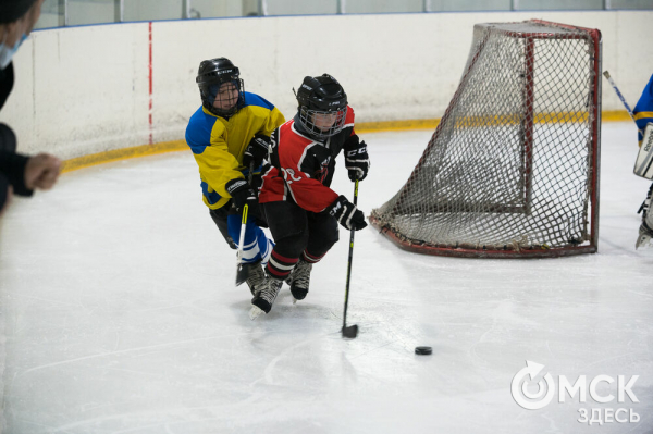 Черлакская "Юность" не смогла затмить омский "Кристалл" Черлакская "Юность" не смогла затмить омский "Кристалл"