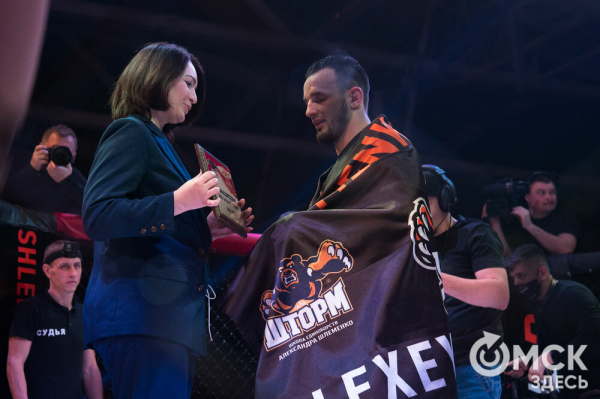 5:0. Команда Александра Шлеменко разгромно выиграла домашний турнир по ММА