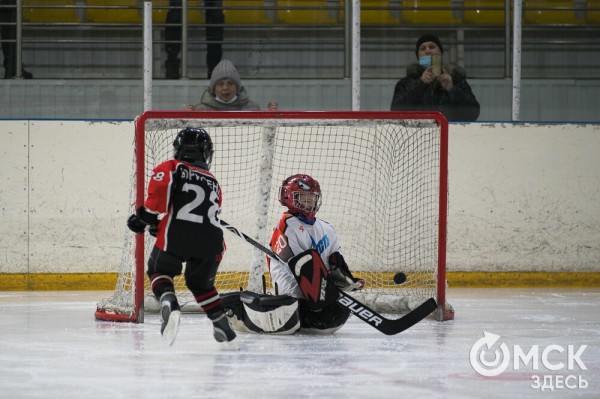 Черлакская "Юность" не смогла затмить омский "Кристалл"