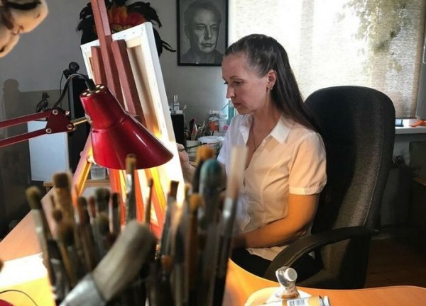 Она рисует Джокера и Мандалорца. Интервью с омской художницей