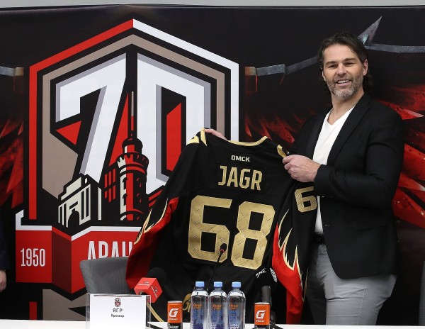 Омский "Авангард" поздравил Ягра с 49-летием