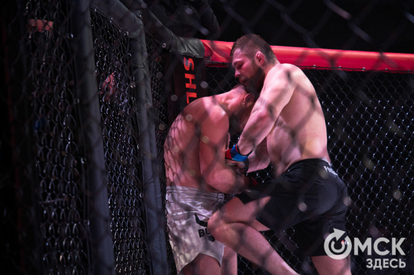 5:0. Команда Александра Шлеменко разгромно выиграла домашний турнир по ММА