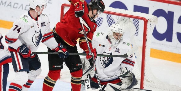 "Авангард" второй раз в сезоне выиграл у "Нефтехимика" "Авангард" второй раз в сезоне выиграл у "Нефтехимика"