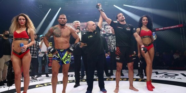 Андрей Корешков победил Адриано Родригеса болевым приёмом