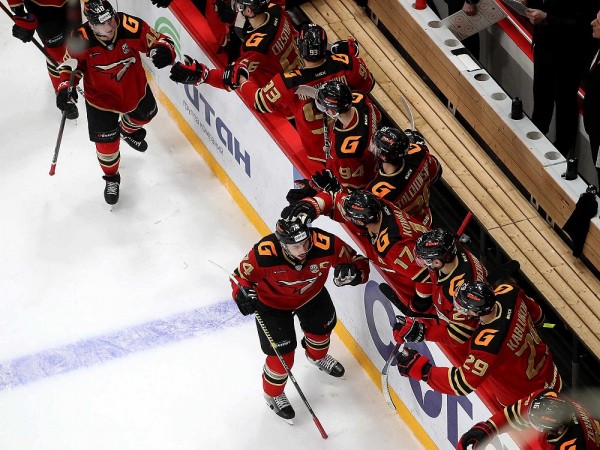 "Авангард" второй раз в сезоне выиграл у "Нефтехимика" "Авангард" второй раз в сезоне выиграл у "Нефтехимика"