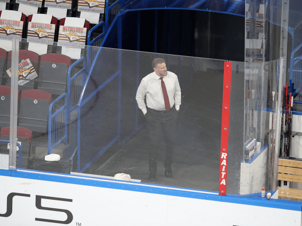 
        «Сухарь» Грубеца и три гола! «Авангард» победил «Металлург» в третьем матче серии
      