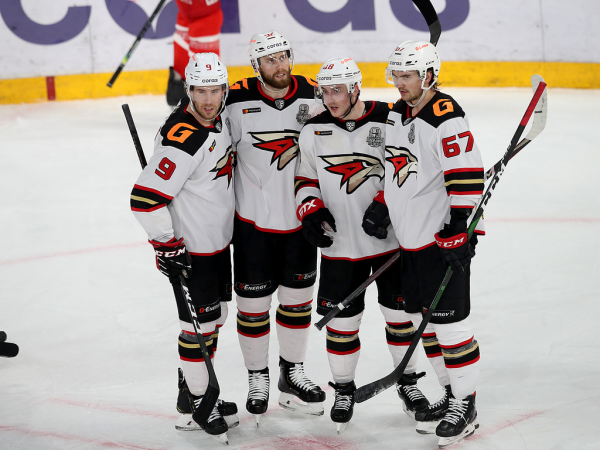 
        Ковальчук решает во втором овертайме! «Авангард» победил «Автомобилист» в четвёртом матче серии
      