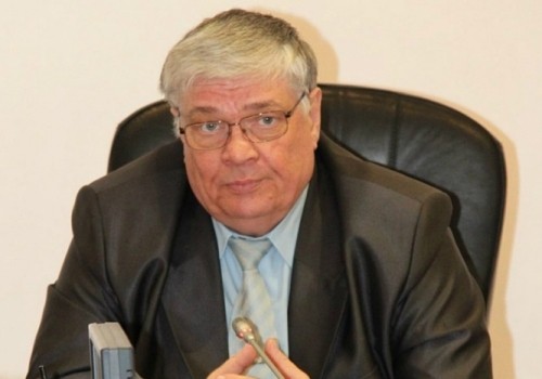 Сколько получает отец Оксаны Фадиной, который работает в омском УДХиБ?