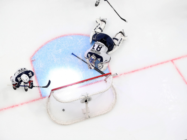 Толчинский приносит победу в овертайме! «Авангард» сравнял счёт в серии с «Магниткой»
Толчинский приносит победу в овертайме! «Авангард» сравнял счёт в серии с «Магниткой»