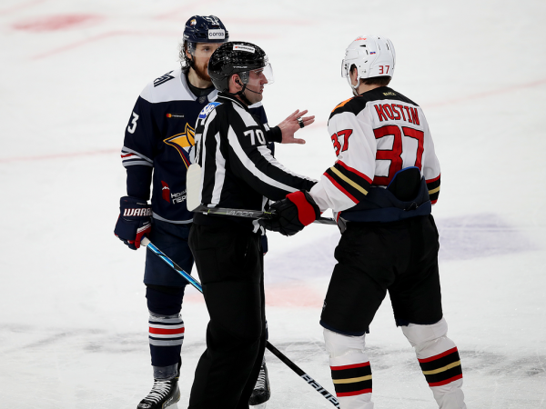 
        «Сухарь» Грубеца и три гола! «Авангард» победил «Металлург» в третьем матче серии
      