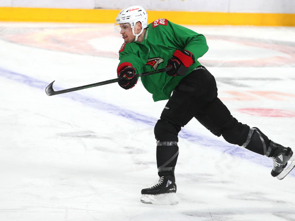 
        Заряжены на четвёртый матч | Алексей Емелин и Боб Хартли перед игрой (ВИДЕО+ФОТО)
      