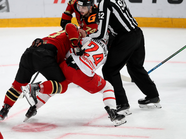 
        Прошли первый раунд плей-офф! «Авангард» победил «Автомобилист» в пятом матче серии
      