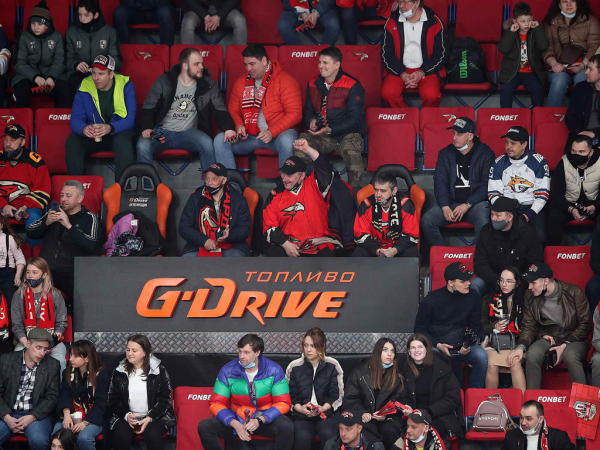 Хет-трик Найта выводит вперёд в серии! «Авангард» всухую победил «Магнитку» в пятом матче
Хет-трик Найта выводит вперёд в серии! «Авангард» всухую победил «Магнитку» в пятом матче