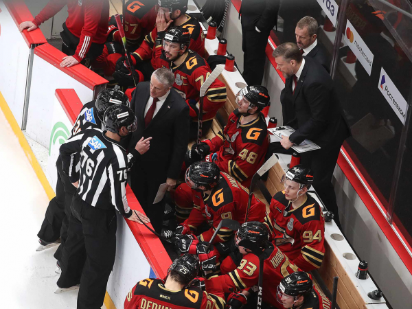 Толчинский приносит победу в овертайме! «Авангард» сравнял счёт в серии с «Магниткой»
Толчинский приносит победу в овертайме! «Авангард» сравнял счёт в серии с «Магниткой»