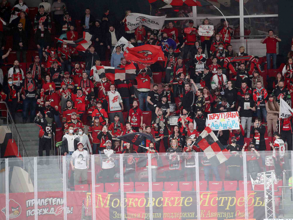 Хет-трик Найта выводит вперёд в серии! «Авангард» всухую победил «Магнитку» в пятом матче
Хет-трик Найта выводит вперёд в серии! «Авангард» всухую победил «Магнитку» в пятом матче