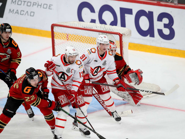 
        ПОДСЛУШАНО: старт плей-офф «Авангарда» | первый матч серии с «Автомобилистом» (ВИДЕО)
      