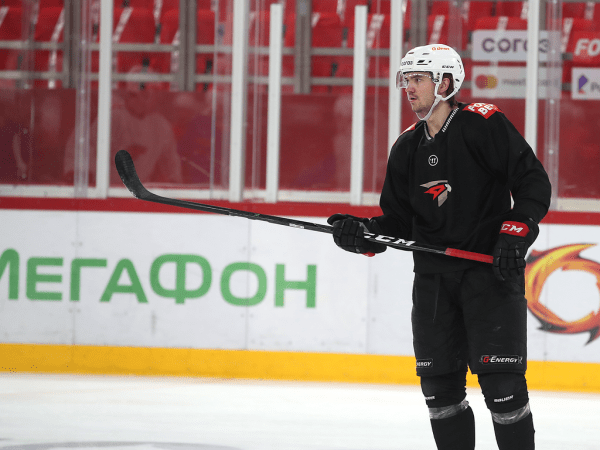 
        Заряжены на четвёртый матч | Алексей Емелин и Боб Хартли перед игрой (ВИДЕО+ФОТО)
      