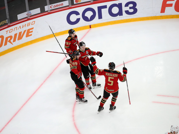 
        ПОДСЛУШАНО: старт плей-офф «Авангарда» | первый матч серии с «Автомобилистом» (ВИДЕО)
      