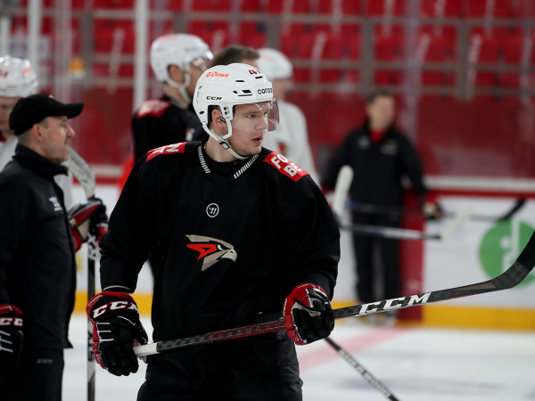 
        Заряжены на четвёртый матч | Алексей Емелин и Боб Хартли перед игрой (ВИДЕО+ФОТО)
      