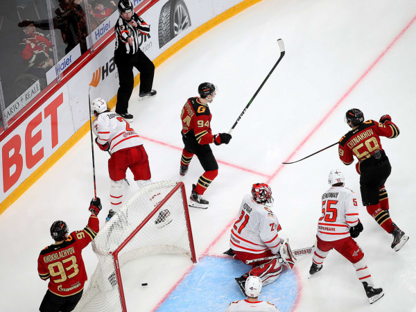 
        ПОДСЛУШАНО: старт плей-офф «Авангарда» | первый матч серии с «Автомобилистом» (ВИДЕО)
      