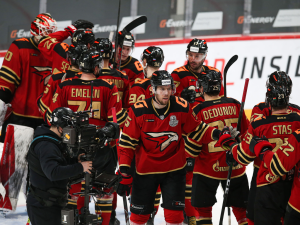 
        ПОДСЛУШАНО: старт плей-офф «Авангарда» | первый матч серии с «Автомобилистом» (ВИДЕО)
      