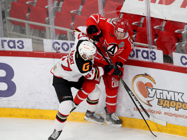 
        Ковальчук решает во втором овертайме! «Авангард» победил «Автомобилист» в четвёртом матче серии
      