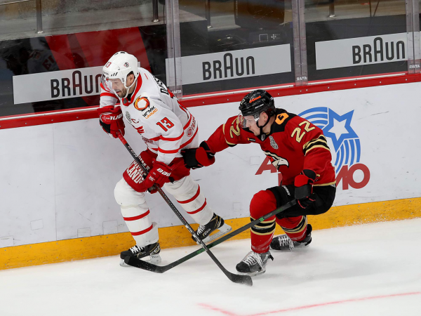 
        ПОДСЛУШАНО: старт плей-офф «Авангарда» | первый матч серии с «Автомобилистом» (ВИДЕО)
      